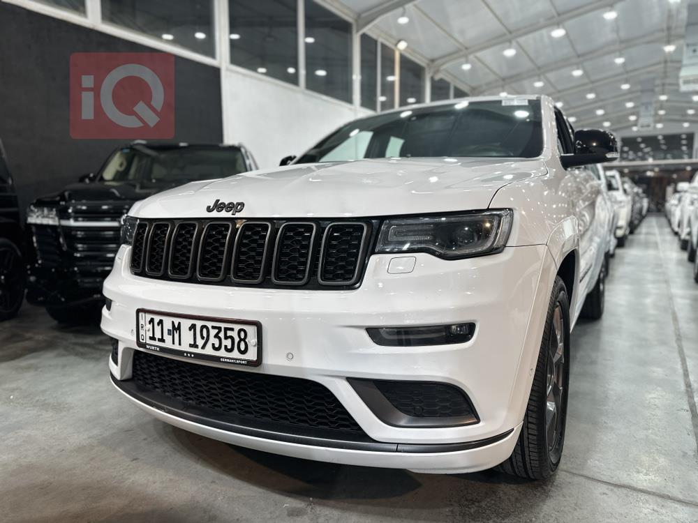 جیپ گراند شیرۆکی